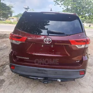 Toyota Highlander 2017 Red
