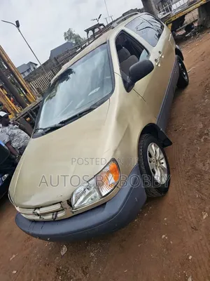 Toyota Sienna LE 2001 Gold