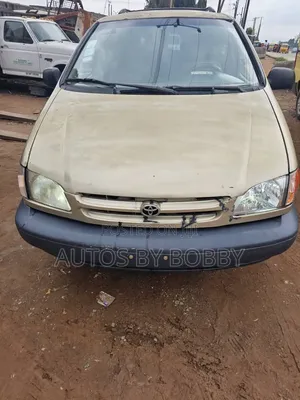 Toyota Sienna LE 2001 Gold