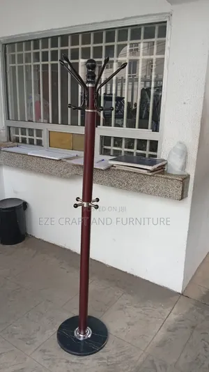 Height Adjustable Hat Stand