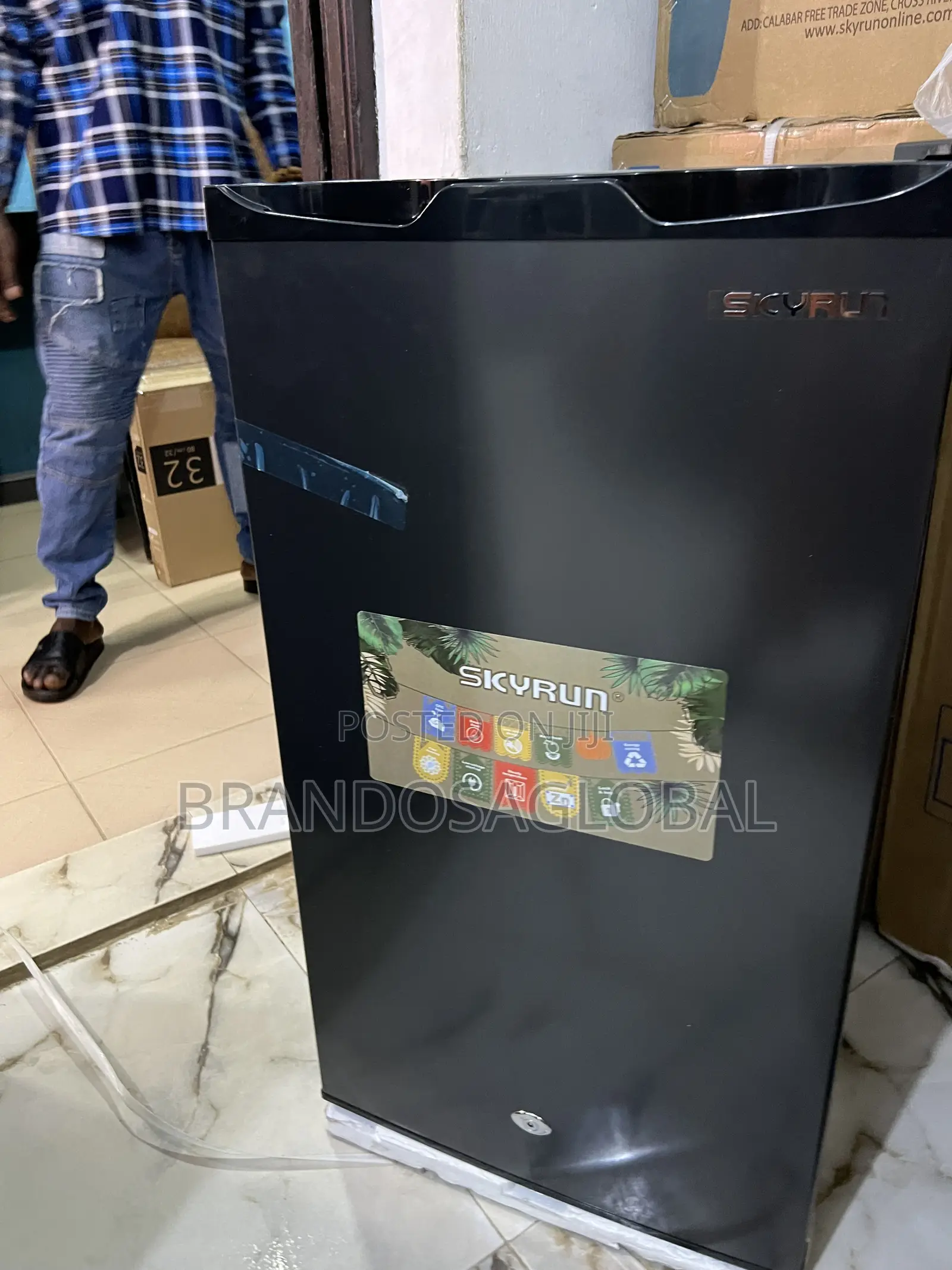 Skyrun 90 Litres Refrigerator BCD-90g With Quiet Operation Feature