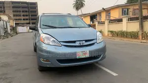 Toyota Sienna 2025 Blue