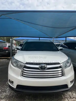 Toyota Highlander Limited 4dr SUV (3.5L 6cyl 6A) 2014 White
