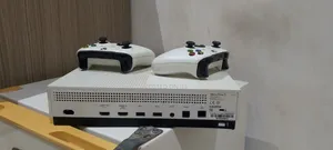 Xbox One S 2tb With 2 Controller