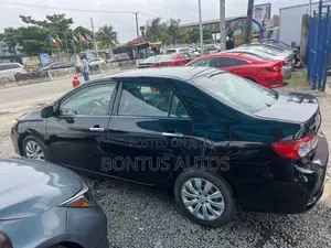 Toyota Corolla LE 4dr Sedan (1.8L 4cyl 4A) 2013 Black
