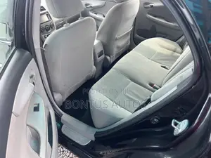 Toyota Corolla LE 4dr Sedan (1.8L 4cyl 4A) 2013 Black
