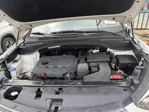 Hyundai Santa Fe 2018 White
