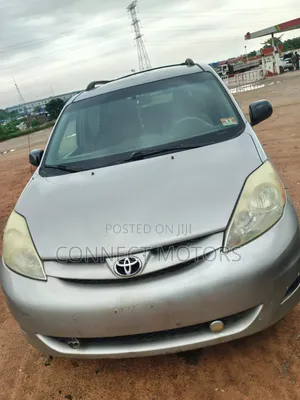 Toyota Sienna CE AWD 2006 Gold