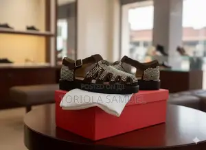 Shoe Sandal .