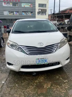 Toyota Sienna 2015 White