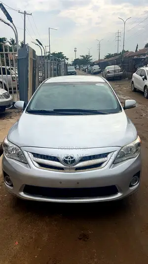 Toyota Corolla 2012 Silver