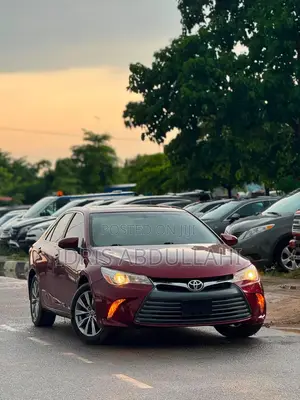 Toyota Camry XLE 4dr Sedan (2.5L 4cyl 6A) 2016 Maroon