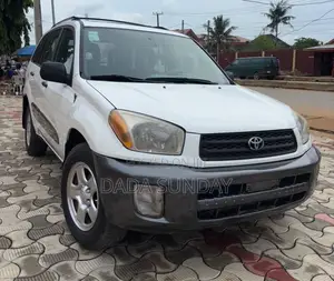 Toyota RAV4 2004 White