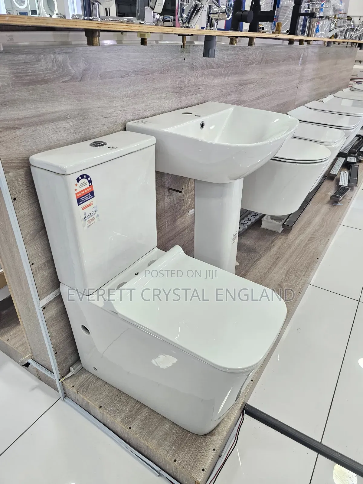 Square Shape England Wc