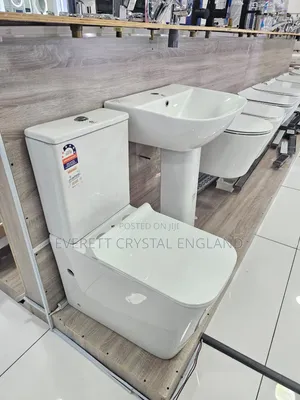 Square Shape England Wc