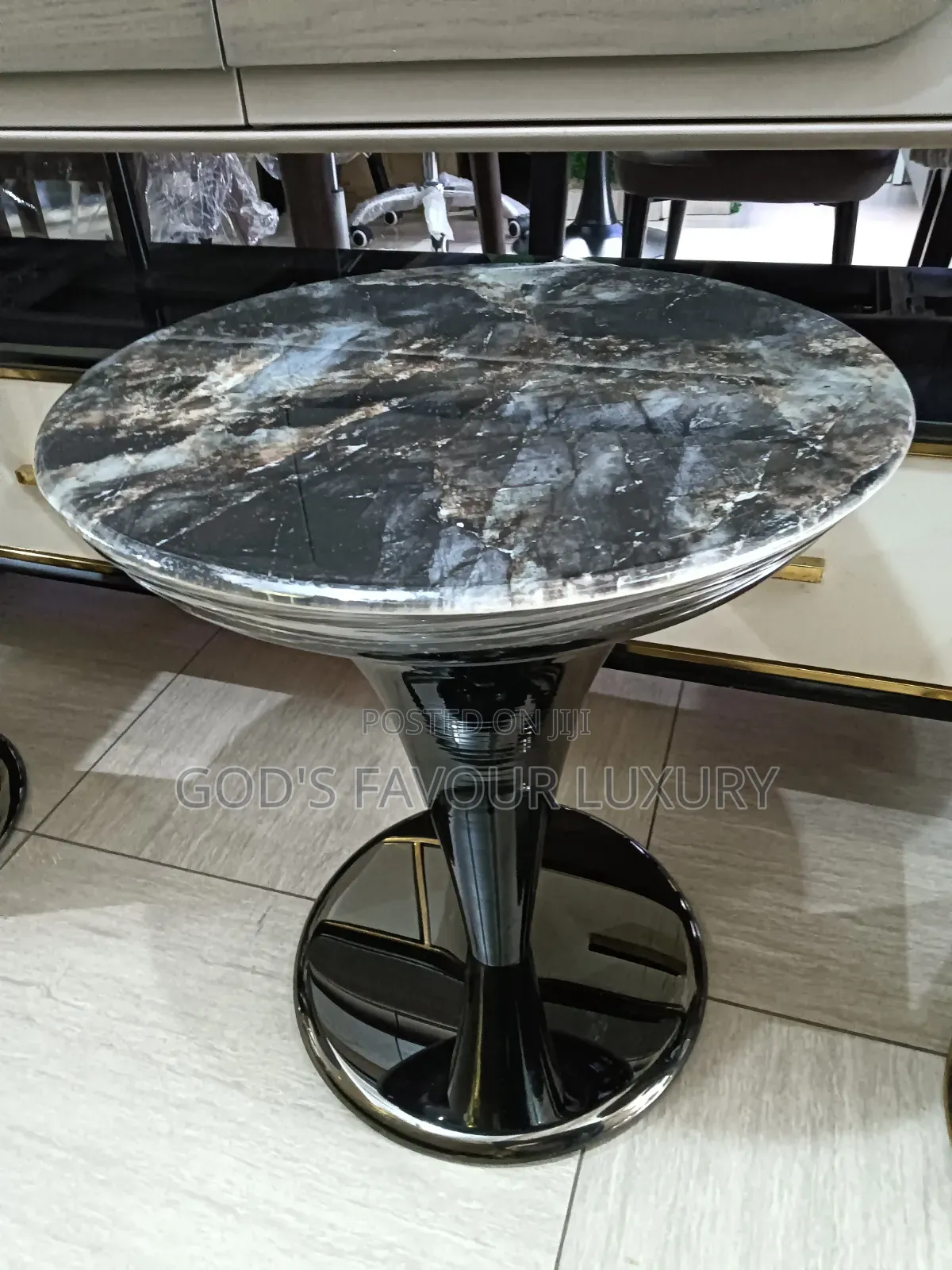 Classic Lounge Side Table