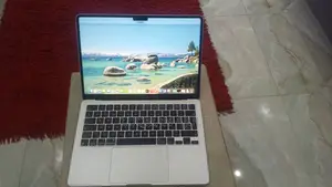 Laptop Apple MacBook Air 2022 M2 8GB Intel Core i7 SSD 512GB