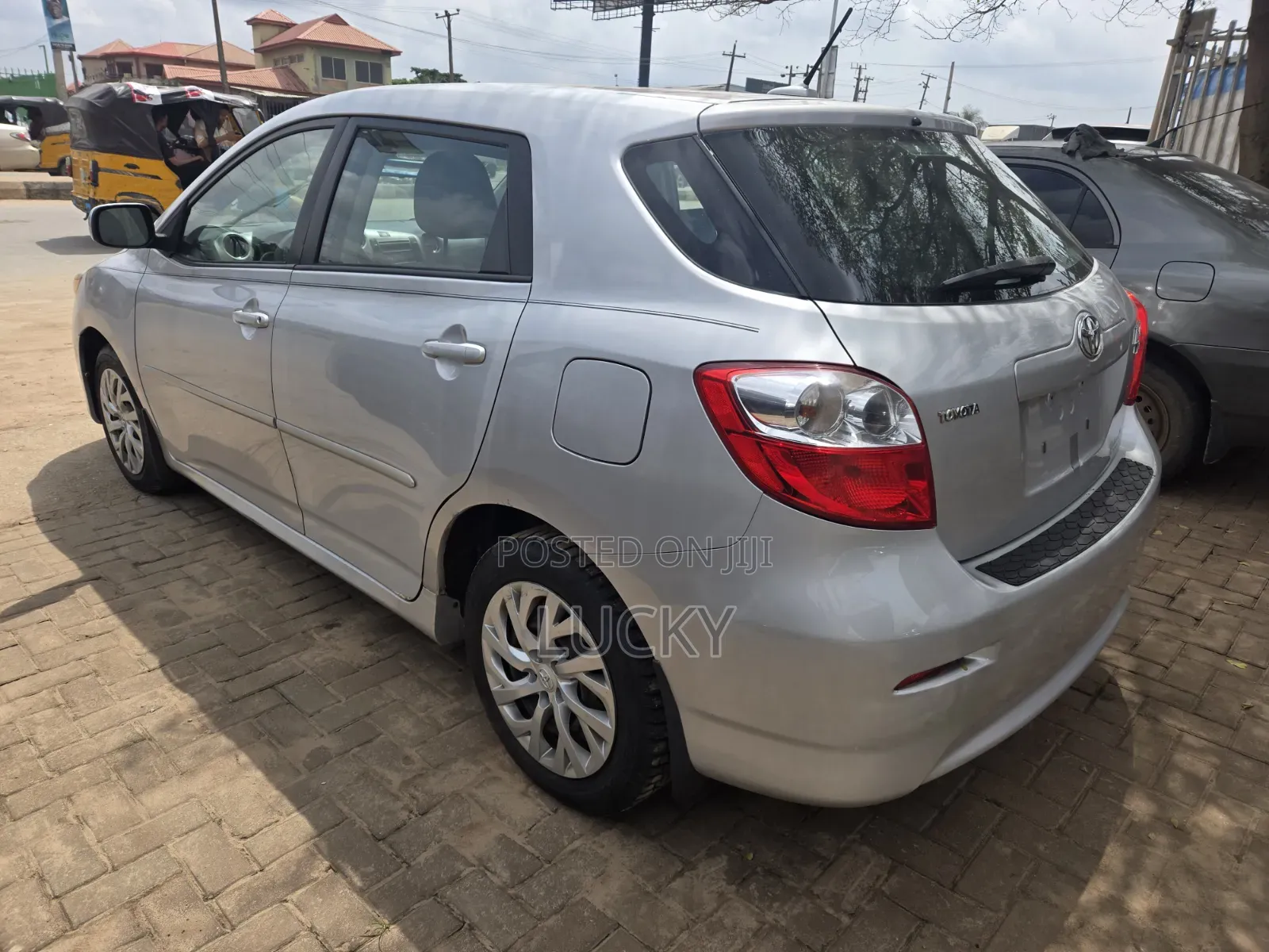 Toyota Matrix 2010 Silver
