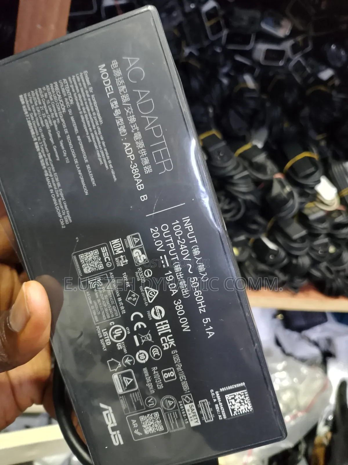 Asus 380 Watts (19a Flat Pin)