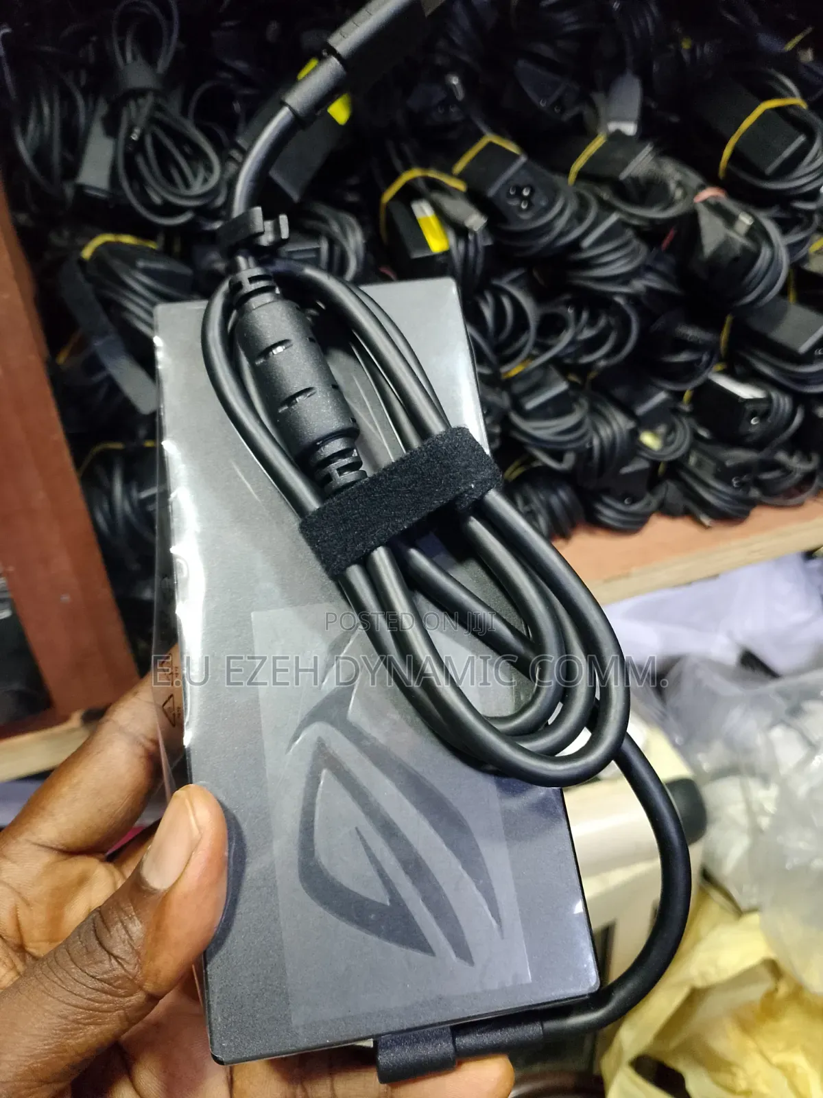 Asus 380 Watts (19a Flat Pin)