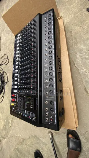 Yamaha 16channels Powered Mixer