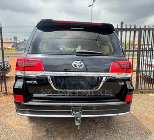 Toyota Land Cruiser 2016 Black