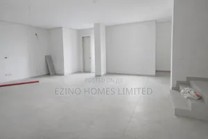 4bdrm Duplex In Rock Mould, Macpherson For Sale