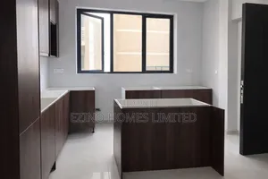 4bdrm Duplex In Rock Mould, Macpherson For Sale