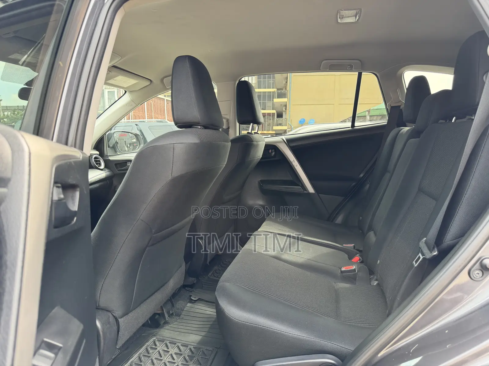 Toyota RAV4 LE AWD (2.5L 4cyl 6A) 2017 Gray