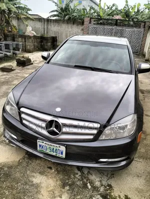 Mercedes-Benz C300 2011 Black