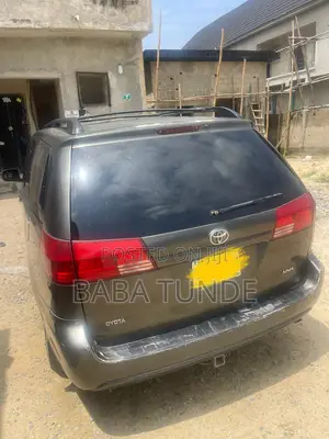Toyota Sienna 2005 Gray