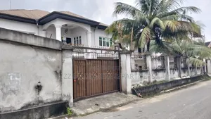8bdrm Duplex in Stadium Road , Port, Obio-Akpor for sale