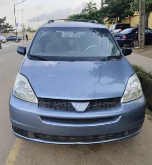 Toyota Sienna LE AWD 2005 Blue