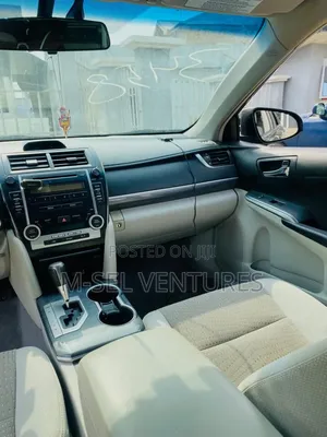Toyota Camry LE 4dr Sedan (2.5L 4cyl 6A) 2013 Gray