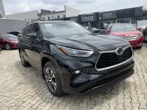 Toyota Highlander XLE 2021 Black