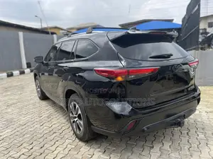 Toyota Highlander XLE 2021 Black