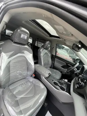 Toyota Highlander XLE 2021 Black