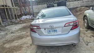 Toyota Camry LE 4dr Sedan (2.5L 4cyl 6A) 2014 Silver