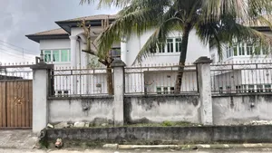 4bdrm Duplex in Stadium Road, Port, Obio-Akpor for sale