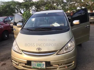 Toyota Previa 2004 Gold