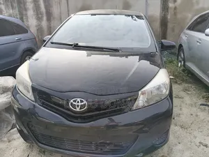 Toyota Yaris 2013 Black
