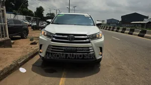 Toyota Highlander Limited Platinum 4x4 V6 (3.5L 6cyl 8A) 2018 White