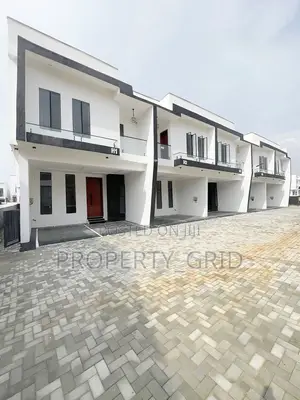 4bdrm Townhouse/Terrace in Ikota for sale