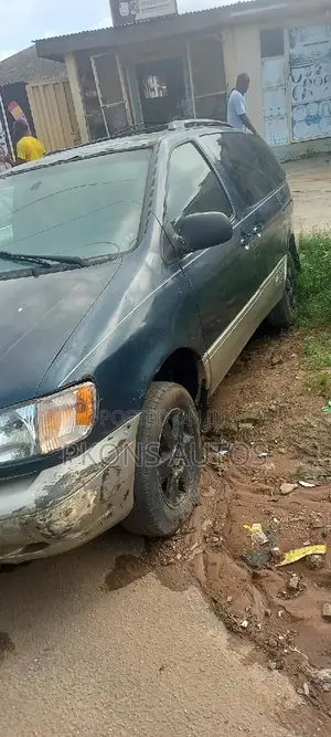 Toyota Sienna 2002 Green