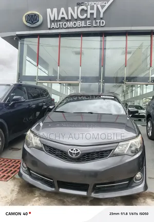 Toyota Camry SE V6 4dr Sedan (3.5L 6cyl 6A) 2012 Gray
