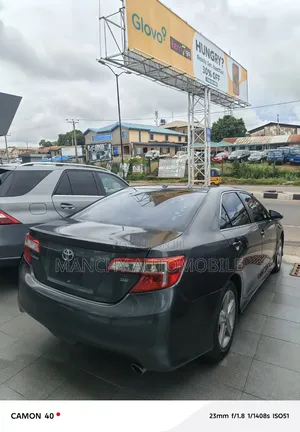 Toyota Camry SE V6 4dr Sedan (3.5L 6cyl 6A) 2012 Gray