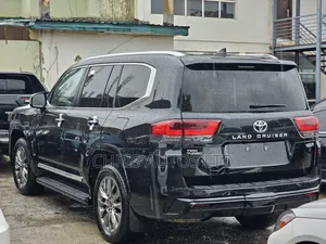 Toyota Land Cruiser 79 Series 2024 Black