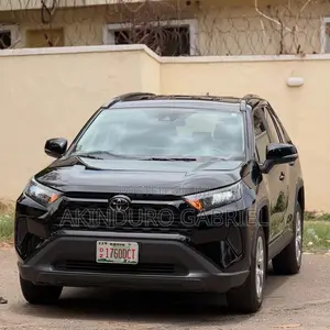 Toyota Highlander LE 2021 Black