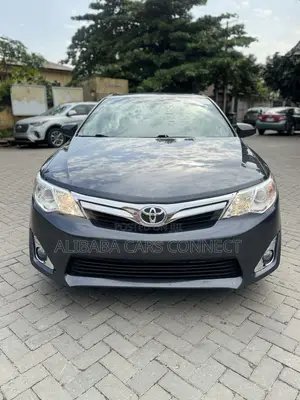 Toyota Camry XLE V6 4dr Sedan (3.5L 6cyl 6A) 2013 Gray