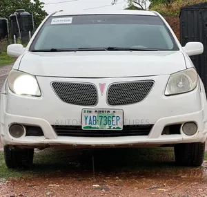 Pontiac Vibe 2005 White